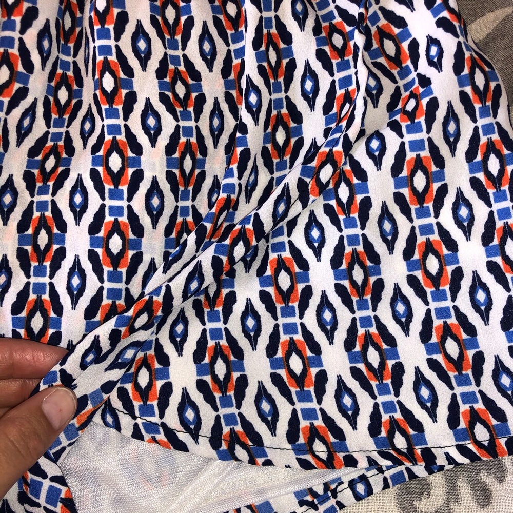 Francesca’s Patterned Shorts - Picture 2 of 4
